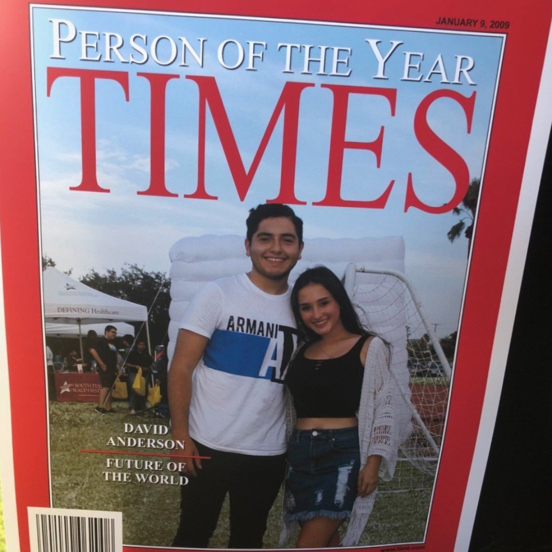 Rock the cover of your favorite magazine with our Photo Fantasy Magazine Covers! 
.
.
Call us at 1-800-993-NEON to bring out photo fantasy program to your next event.