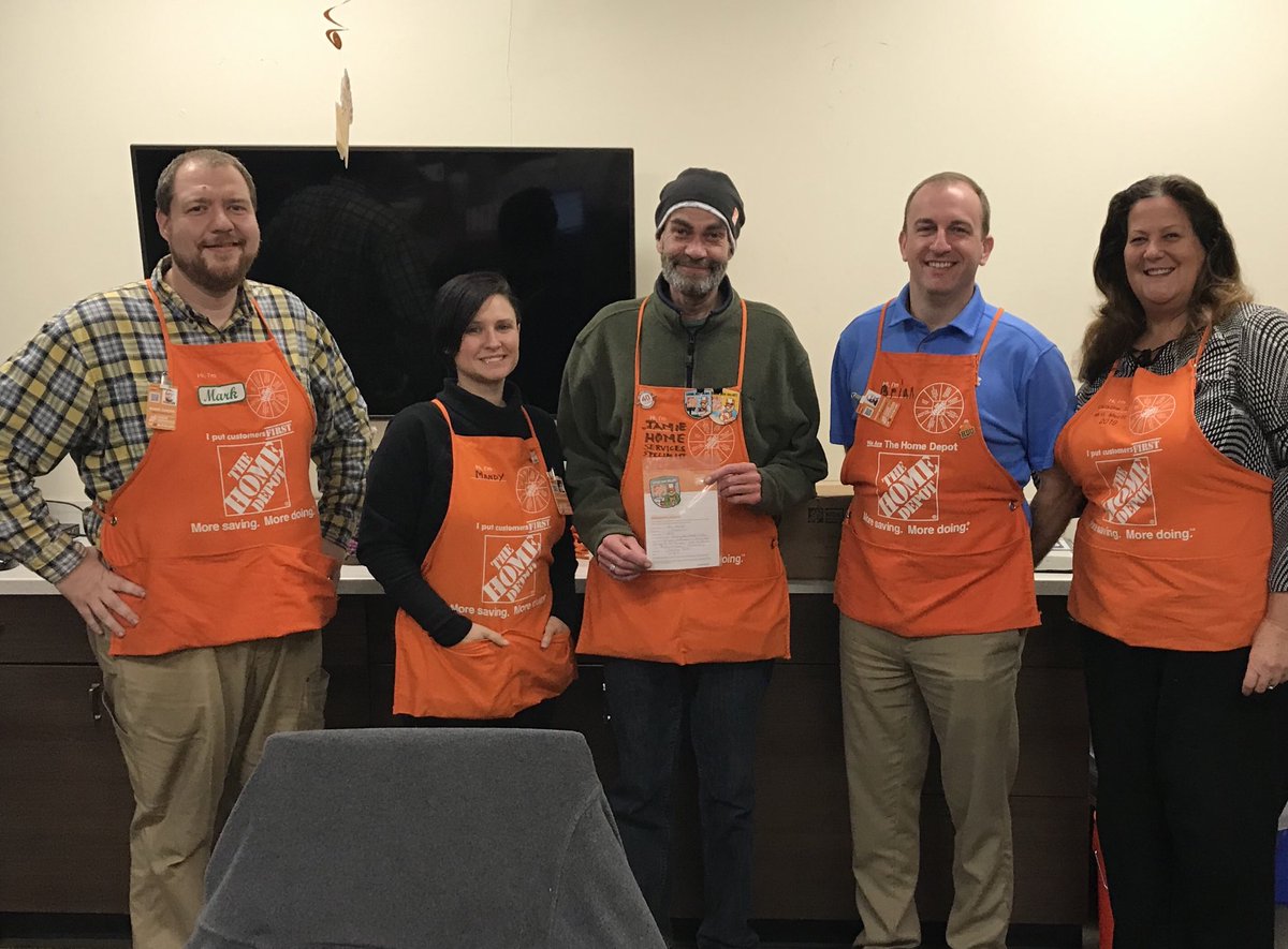 Celebrating HSPS JAMIE’s AWESOME Quarter with SC’s Mandie and Mark, and SM Brian!!!  #hspsallstars ⁦@THDFelipe_D⁩