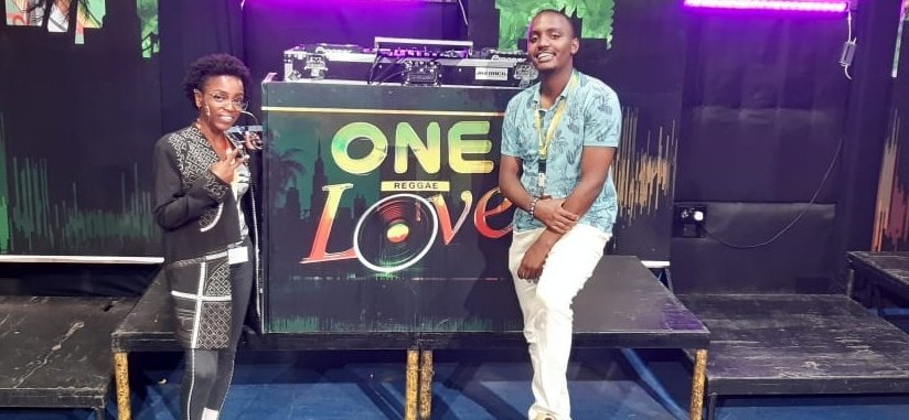 AnastasiaKOffi1's tweet image. #OneLove count down! Tune in from 10PM tonight till late! It's going to be fire with @CocoJahSeed @talliaoyando !
@AmaruFaruq
@AnastasiaKOffi1

#OneLove #254kenya #254entertainment #citizentv #citizentvkenya #kenyantv #kenyanmade #kenyanculture