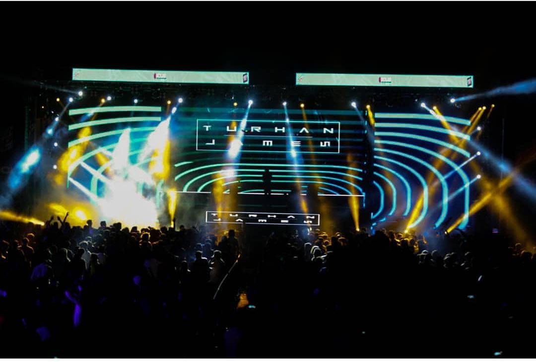 heybeautybae's tweet photo. A glimpse of what EDM heaven looks like.
Dew has never disappointed with their featured events and this sure has set the bar even higher.

#MountainDewXSolis https://t.co/7wTTCp6f8Y