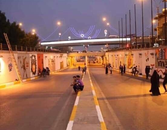 مهندسو التنوير والتلوين والنظافة والحرية
كلكم ترهمون كوزراء اعمار وبيئة وثقافة ...
#ساحة_التحرير #بغداد #العراق