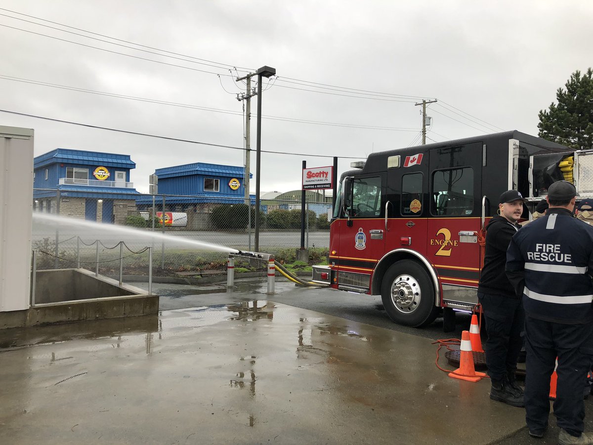 SidneyFireDept's tweet image. @SidneyVFire and @dns_fire firefighters dedicating a Saturday to train working towards their #NFPA1002 certification. #inittogether #qualifedpumpoperator    #dedicatedprofessionals #sidney #yyjnews #trainingneverstops