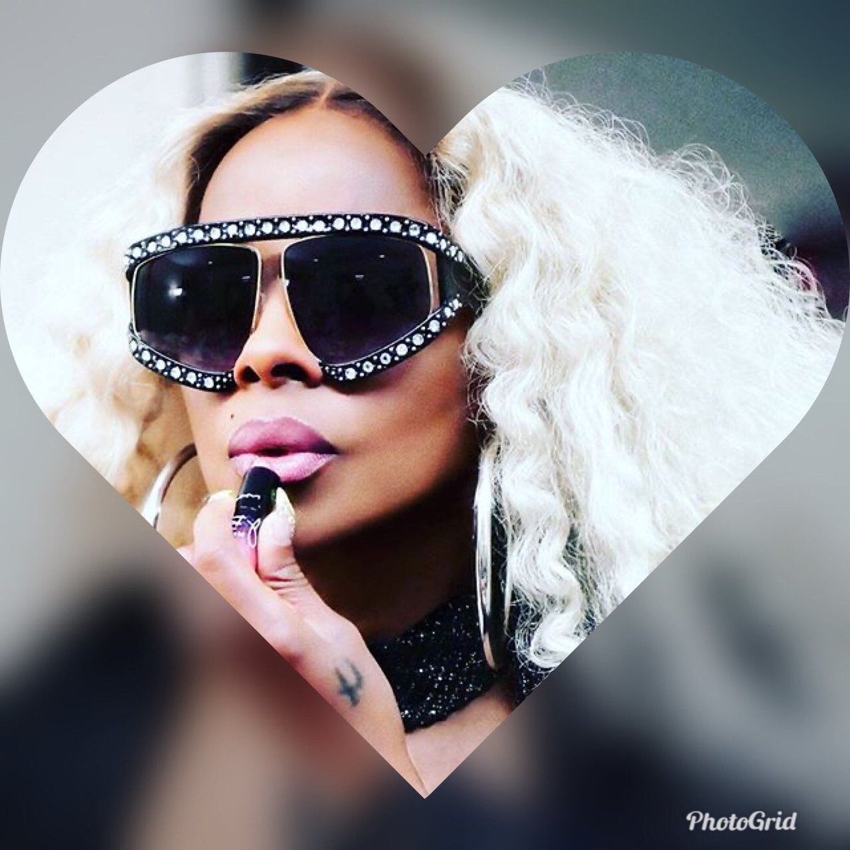 MaryJBligeFB's tweet image. Lipstick: Nude #MyLife25 Love Me @maccosmetics
&amp;lt;
&amp;lt;
#maryjblige #maryjbligefashionbook #MJB #fashion #theroyaltytour #maryj #celebfashion #hollywoodfashion #celebrity #maryjbligestyle #maryjbligefans #queenofhiphopsoul #hiphoproyalty #explorepage