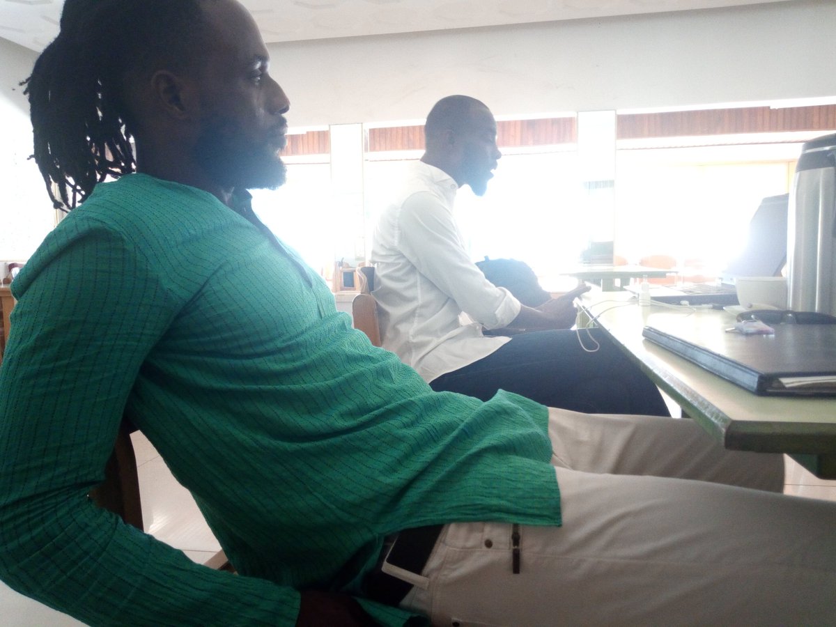 afrofashionev's tweet image. #ModeSpace : atelier de formation 

C&apos;est quand même bizarre que le mannequin dise à un photographe qu&apos;il n&apos;a pas de sous pour le déplacement, qu&apos;il n&apos;a pas de vêtements, ... @Devbase_Tg  @faiejtogo  @yalidakar