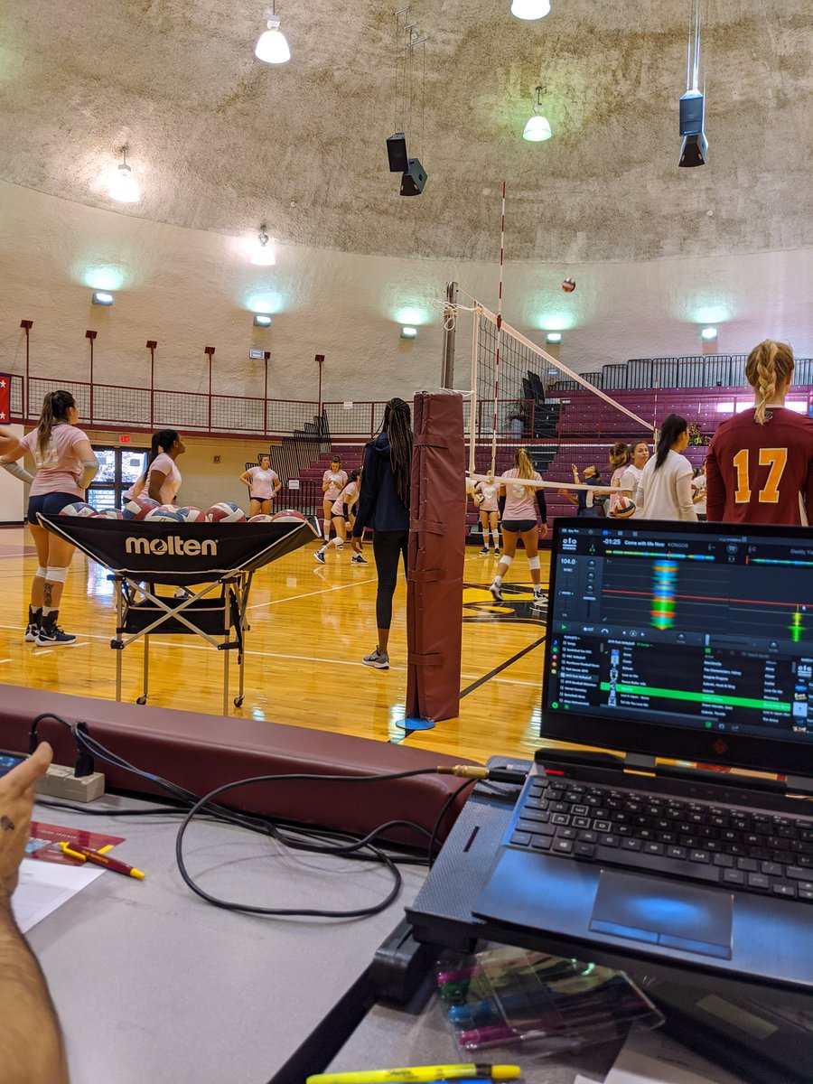 ChrisKamler's tweet image. We ready.

AMC Volleyball Championship. Park v Mo. Bap.

Heavyweight fight.

#ProtectTheBreck