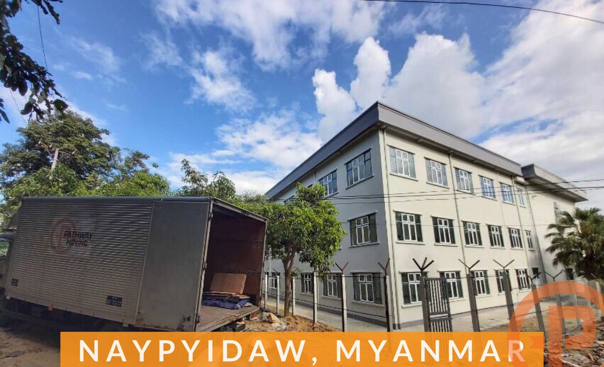 PathwayMoving's tweet image. Wednesday we loaded a truck bound for Naypyidaw then enjoyed some downtime. After a 12 hour drive it reached Myanmar's capital city and was successfully unloaded. #yangon #naypyidaw #myanmar