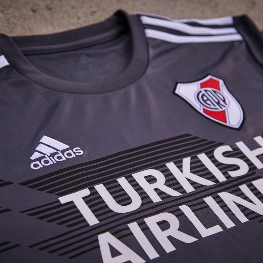 Te gusta la nueva camiseta de #River de @adidasAR?
 Puede ser tuya!!!! . Con solo hacer RT te anotas en el sorteo. El 25-11 se sabe quien se la lleva. Vamosss!!!