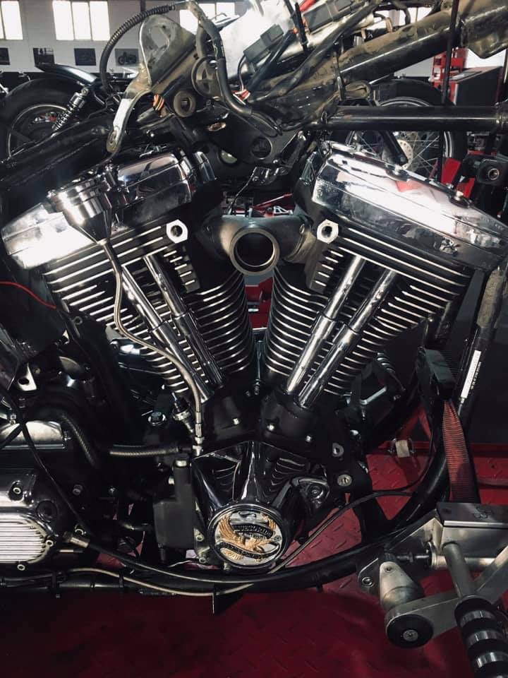 Transformación y reconstrucción de motor completa de este indestructible EVO .. joya en bruto!!!💪💪 #HarleyDavidson #ReconstruccionMotor #EVO #CustomMotorMadrid #Taller #Transformacion #Motos #Custom #Getafe #Madrid #España🇪🇸