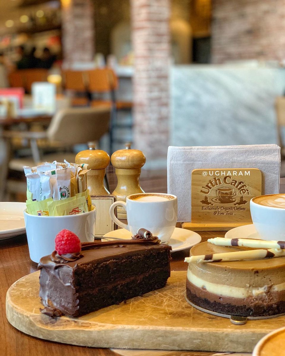 jeddah_cafe2's tweet photo. إيرث كافيه #جدة #جدة_الان 
طريق الملك بـ لو برستيج مول
للافراد و العائلات بدون بارتيشن

ثري لاير تشيز كيك " ٤٠ 
فيجان تشوكوليت كيك " ٣٠ 
كابتشينو " ٢٢ كافي لاتيه " ٢٢
اسبريسو ماكياتو " ٢٠

الخدمة سريعة و ثري لاير مره حبيتها
القهوة ممتازة وارجع عشانها

https://t.co/rbyFSVY3PL https://t.co/pjvsFkE1vx
