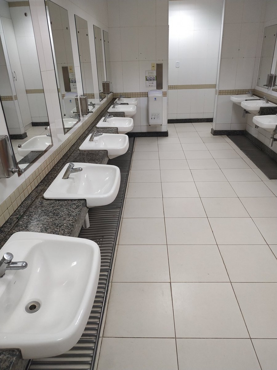 magro_fodão tweet media