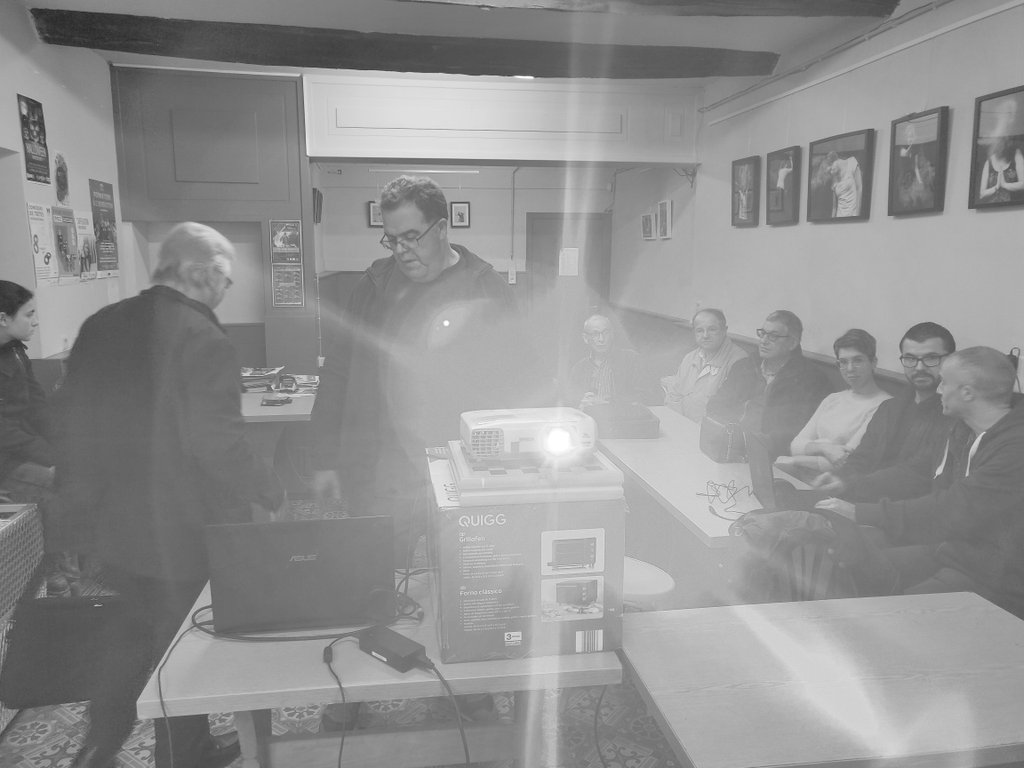 Thierry_Bruyere's tweet image. Présentation des bureaux linux dans le cadre #LinuxPresentationDay chez @loligrub  @linux_prstn_day