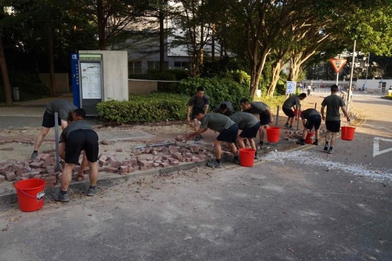 lukedepulford's tweet photo. Can anyone explain to me how today’s “voluntary assistance” from the Chinese People’s Liberation Army is consistent with the #HongKong Basic Law. 

Didn’t think so. 

Clearing today. Crackdown tomorrow. 

#OneSystemOneCountry
#StandWithHongKong https://t.co/n9bGkZpIPr