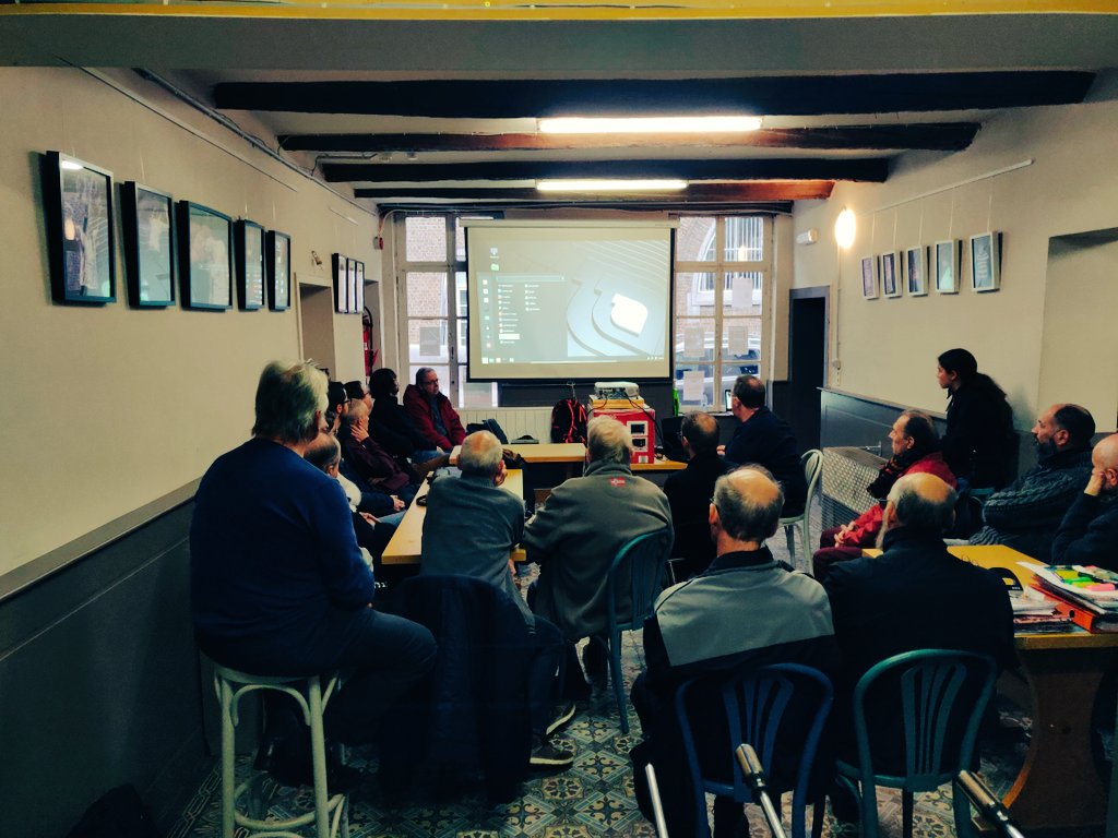 Thierry_Bruyere's tweet image. Démonstration de @linuxmint  dans le cadre #LinuxPresentationDay chez @loligrub  @linux_prstn_day