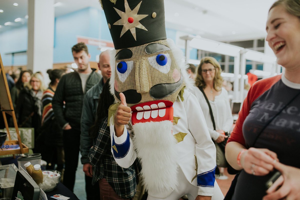 YelpIndy's tweet photo. 🥁🌲🎉You’re officially invited to Yelp’s Totally Bazaar 2019!

This bumpin’ (and free!) holiday shopping bash fills all six floors of @indylibrary with 150+ incredible local makers. All ages can attend but everyone 18+ MUST RSVP: https://t.co/RbzW2oqaDH 📸: Jennifer Van Elk https://t.co/c6PXyqyKkY
