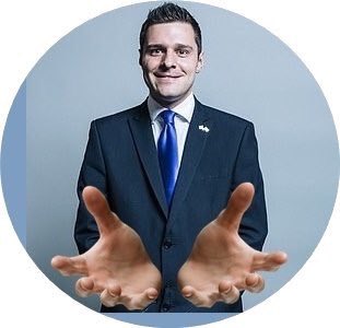 Mac_Gadget's tweet image. He’s standing firm 🤔
Hope you’re giving him a hand Ross? 

#NeverTrustATory #DarkMoney #RussiaInterferenceReport