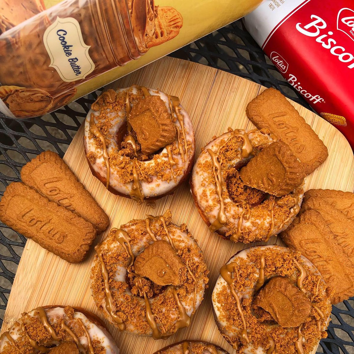 drinkxtend's tweet photo. Why eat donuts when you can eat PROnuts? 🍩 Whip up HarryBurchLifts' Cookie Butter PROnuts to satisfy those cravings without all the calories: https://t.co/hSbJoiPnrd #XTENDBCAAs #XTENDPRO #PROtein #PROnuts #proteinrecipes #recipeshare https://t.co/b4FgJ2NVas