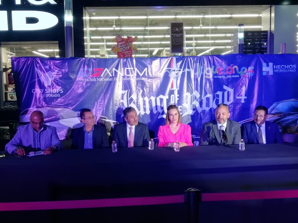 FNCM_Mx's tweet photo. El día de ayer se llevó a cabo la rueda de prensa del evento King of the Road IV con la presencia de Mónica Castañeda y varias personalidades más.
@HMeridiano 
@FordMX 
@mocastaneda 
@VILLALVAZO13 
@JulietaMelendez https://t.co/DnzcWTbn1y