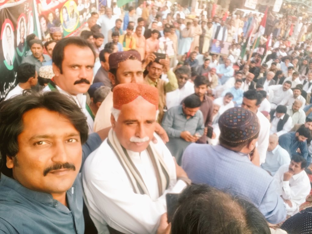 ImranAlikeerio's tweet photo. Attended Huge Protest Dharna of PPP Talka Sakrand Distt: #SBA at #Cinema_Chowk Sakrand against Arrest of PPP-P Presedent @AAliZardari & President PPP Women Wing MPA @Mpafaryaltalpur by #NAB.
#SayNoToPoliticalVictimisation
#WeStandWithAsifAliZardari
#WeStandWithAdiFaryalTalpur https://t.co/fbJa5n8orc