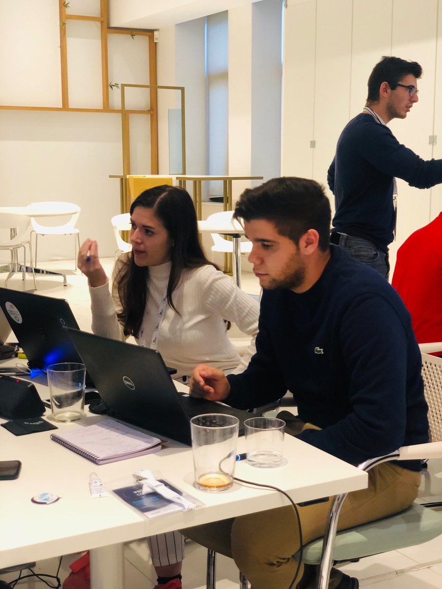 VoiceConfeSpain's tweet photo. En las últimas horas de desarrollo, tecnología, experiencia y negocio trabajando juntos, ese es el enfoque que nos gusta en el #VoiceStrategy 🚀🧠

#VoiceConferenceSpain https://t.co/OmipjBSMaZ