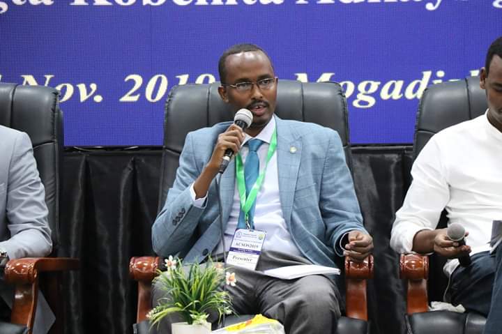 RSUsomalia's tweet photo. شارك مسجل الجامعة أ. علي عبد الجبار  المؤتمر السنوي الخامس للدراسات الصومالية والذي نظمه معهد الدراسات الصومالية التابع لجامعة مقديشو
وخلال ثلاثة أيام من فعاليات المؤتمر الذي عقد في العاصمة مقديشو ناقش المشاركون حول عدد من القضايا الراهنة في البلاد إلى جانب تقديم أوراق بحثية مهمة https://t.co/2Xd4nJJXo9