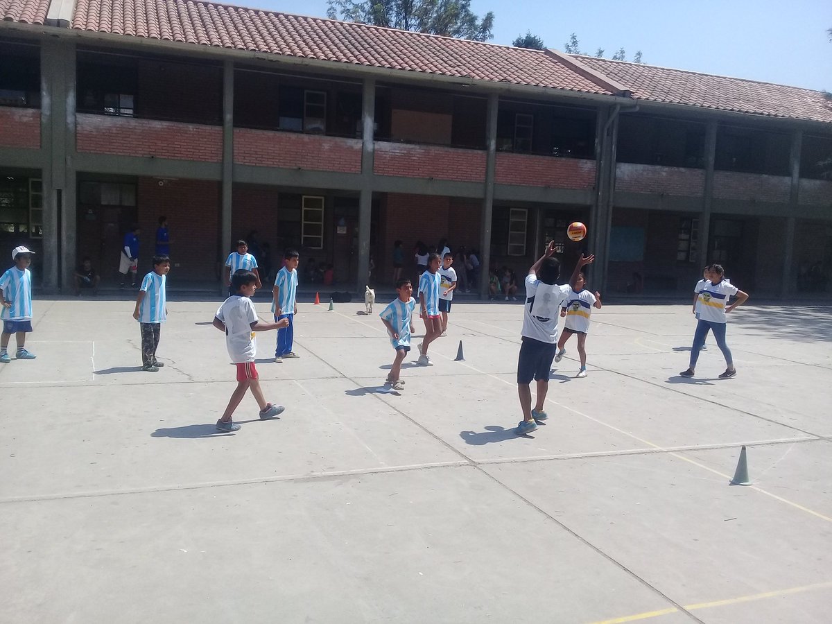 NabalCopa's tweet photo. Disfruntando en el taller de Deportes, deportes alternativos. @UrtubeyJM @fguillesaavedra @GustavoSaenzOK @patriciapinasco https://t.co/X7a4PSiwfi