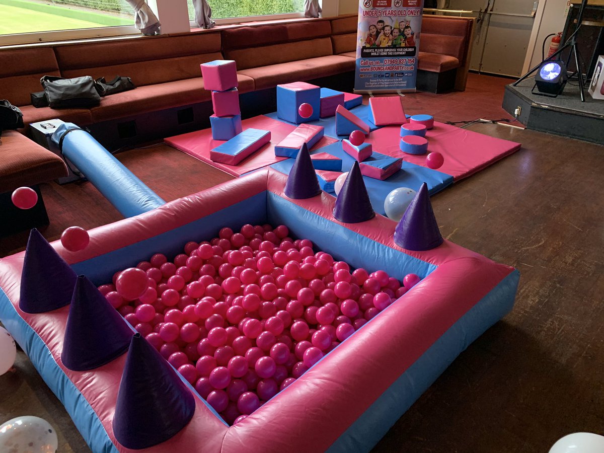 _Bounceandparty's tweet photo. Our second party of the day is @ Auchinairn bowling club for Hayleys 1st birthday celebrations, providing a party host, music, games and softplay 🎂💕 #baby #birthday #glasgow #fun https://t.co/0GiBf0MyXk