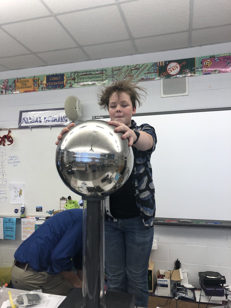 MrsBrowniscool's tweet photo. Fun with the Van de Graaf Generator! I ❤️ Science! #utsta #hsg_ut https://t.co/TaANkXVBPd