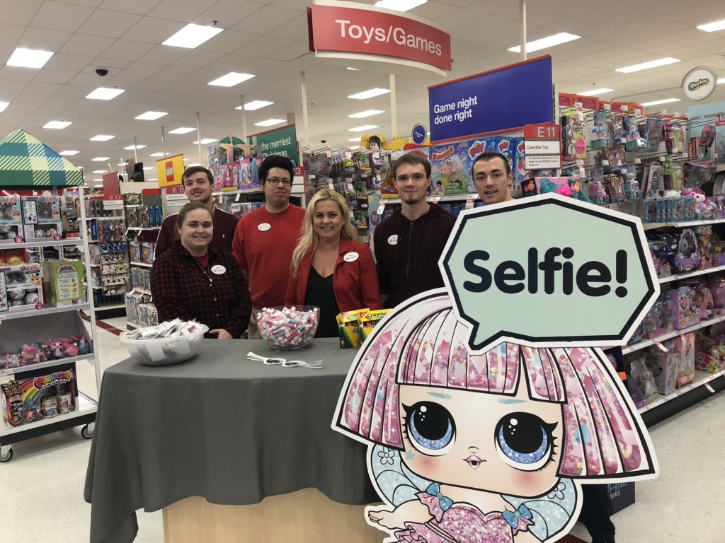 Ruvolo_Alana's tweet image. Come stop by your Hartland Target and have some fun during our LOL in store event!
@GuestServiceGod  
@BridgetMcP29 
@jamaal_edwards