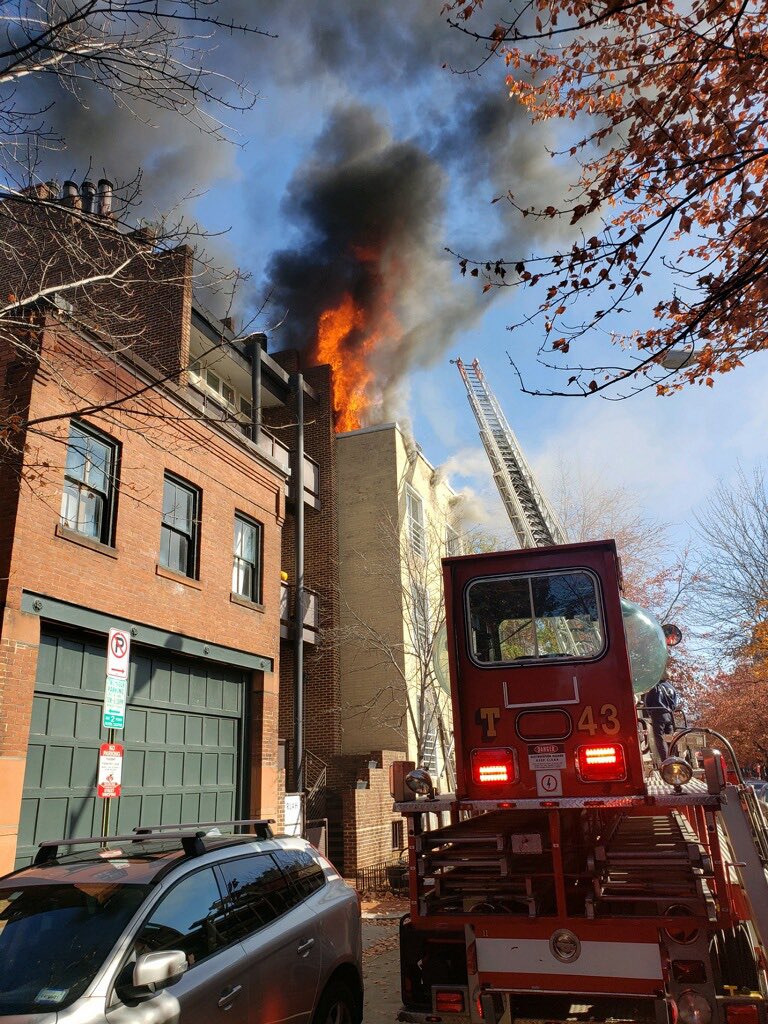 dcfireems's tweet image. Update now 2 Alarm fire 1500 block Church St NW. Fire top floor and roof 3 story occupied apartment building. Bulk of fire knocked down. Hitting hotspots &amp;amp; checking for extension. No injurIes. Aprox 20 units &amp;amp; 75 firefighters operating.