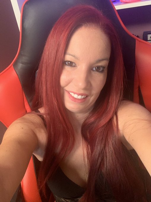 Wer kommt mich denn heute Abend in der Webcam besuchen ? #SweetMelli #adultmodel #adultgirl #webcam #redhair<a href="/tag/redhair"class="tags"><span>#redhair</span></a><a href="/tag/webcam"class="tags"><span>#webcam</span></a><a href="/tag/adultmodel"class="tags"><span>#adultmodel</span></a><a href="/tag/visitx"class="tags"><span>#visitx</span></a><a href="/tag/mydirtyhobby"class="tags"><span>#mydirtyhobby</span></a>