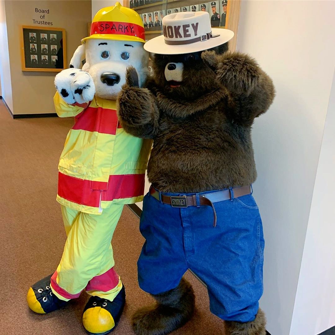 smokey_bear's tweet image. What do you mean it&apos;s #HaveAPartyWithYourBearDay? I can bearly contain my excitement! #SmokeyBear75 

📷 @weberfiredistrict