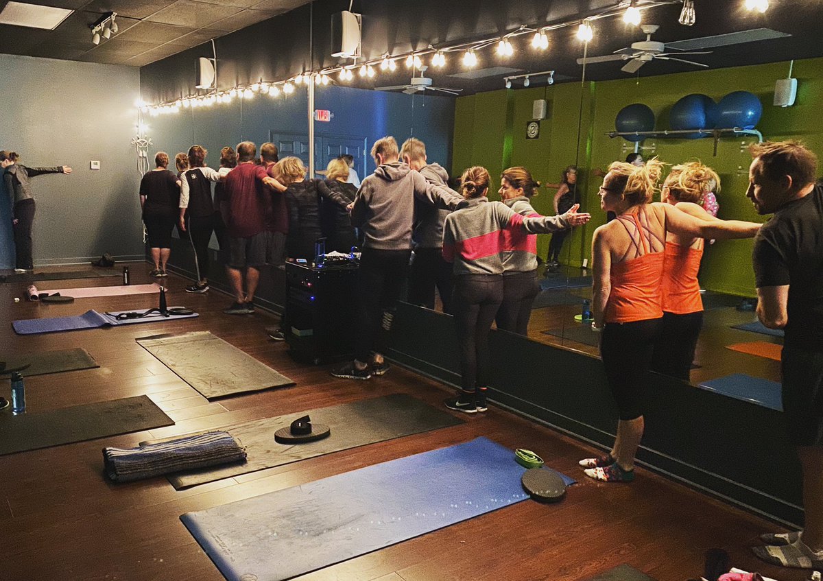 Rideandworkout's tweet photo. Do you experience back or neck pain ?

Tight muscles lead to a decrease in range of motion. When this happens, you increase the likelihood of straining the muscles in your back. 😣

Regular stretching can help heal an existing back injury and prevent any future pain! https://t.co/BbaAOgAPlp