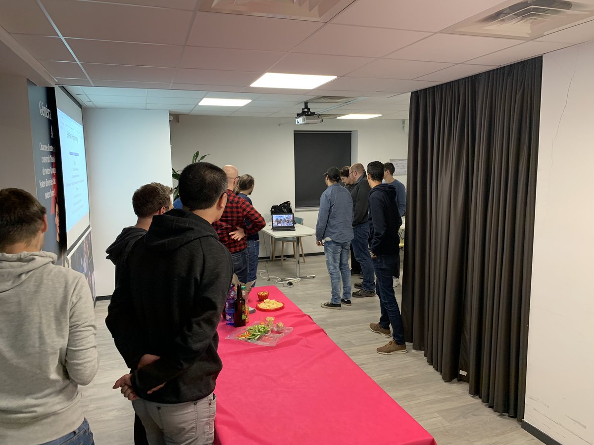 ImenNecibRassaa's tweet photo. En direct avec nos amis à Montréal  @nicoespeon pour notre rétrospective et des conseils pour leur début de code Retreat #gdcr2019 @OCTOchti @NordAgile @adibolb @AXAFrance https://t.co/DNyQ5s08JY