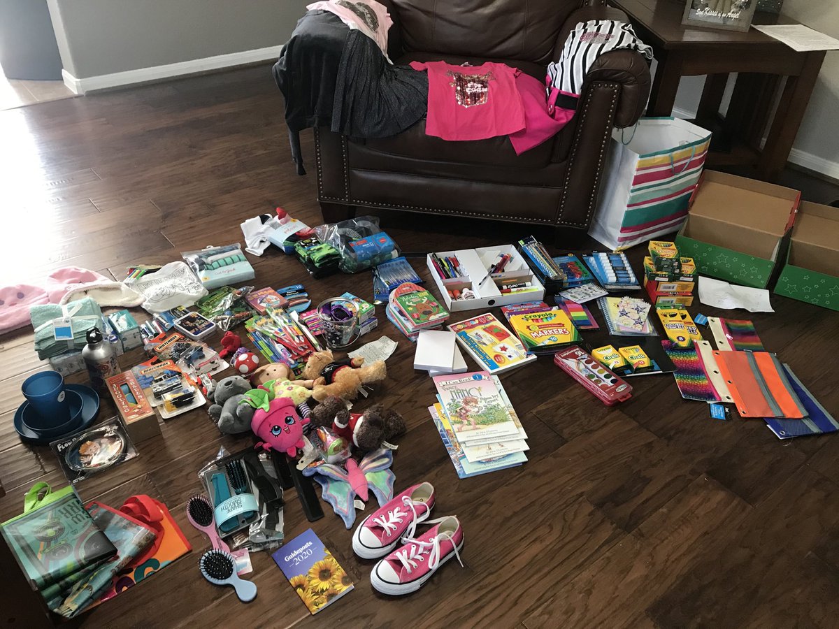 Hengel2Ms's tweet photo. #generosity ⁦@TomballISD⁩ Lakewood Elementary https://t.co/ba2w6VeBEW