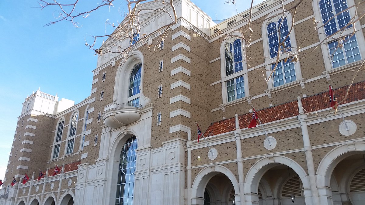 SWCfootballNow's tweet photo. #SWCstadiumTour if 2019 stop 7 @TexasTechFB Front of stadium looks like every other building on campus. https://t.co/uNJps5Vqgp