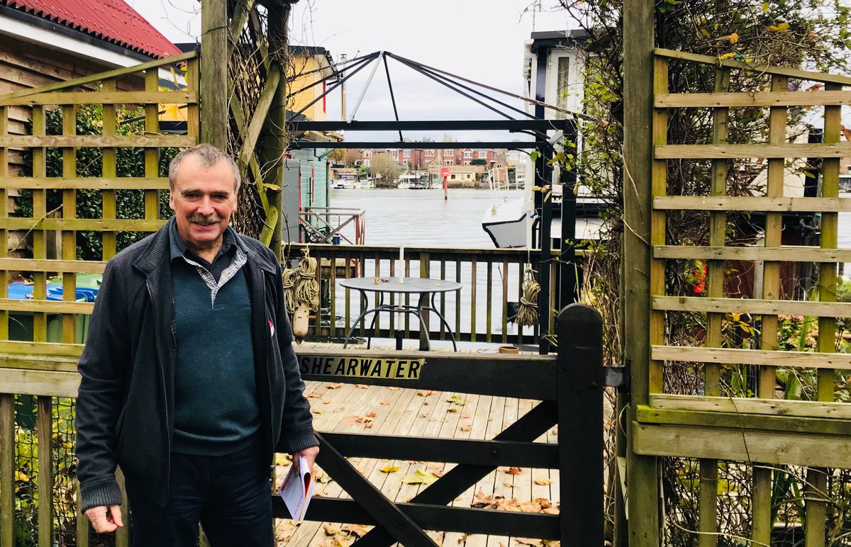 LabourSatvir's tweet photo. @alanwhiteheadmp campaigning everywhere... including our amazing #waterboats in St Deny’s who will be #VotingLabour https://t.co/7NENxCrKrD