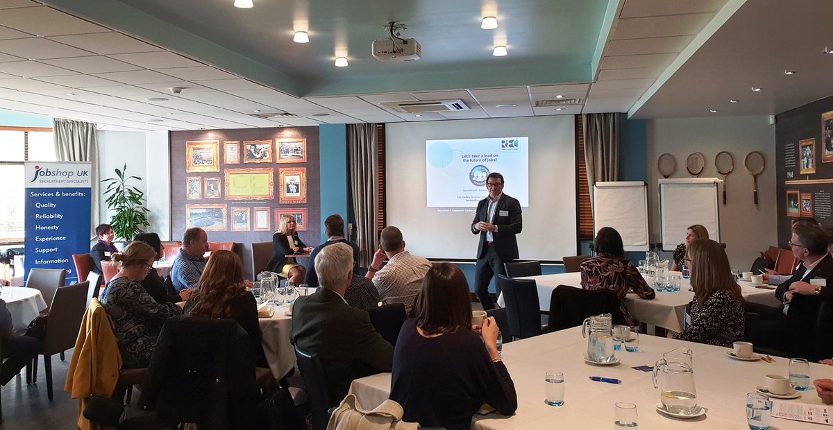 HadleysComment's tweet photo. #TheWeekInPics - Good to talk #goodrecruitment #HiringTrends #MakingGreatWorkHappen at @JobshopUK in Bournemouth. @recmembers are taking a lead on the #futureofjobs by hosting high profile client events & driving regional skills agenda. https://t.co/khh5wXjOME