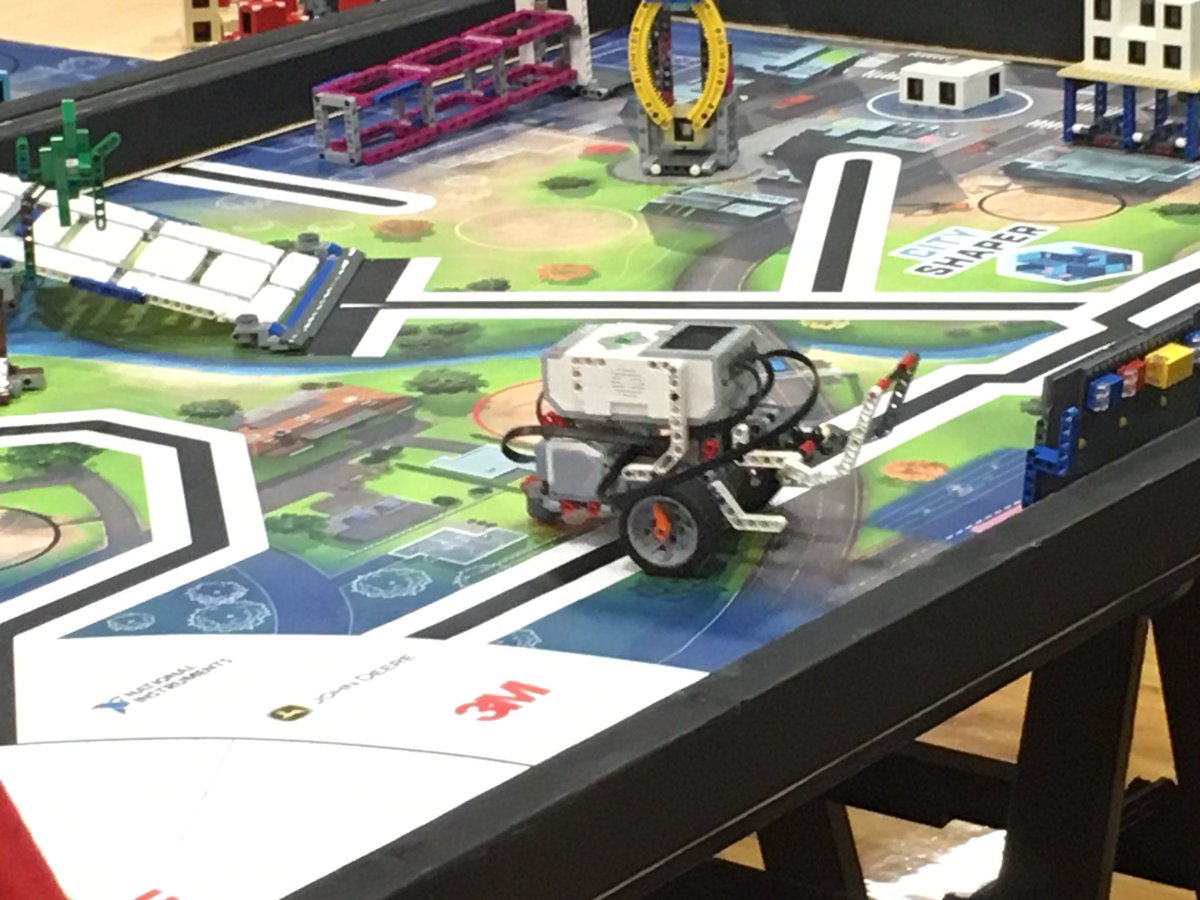 Miller_Tech_Ed's tweet image. FIRST LEGO League competition today, go BR1CK WAFFL3 and Square Root Squared from @CmsColts !