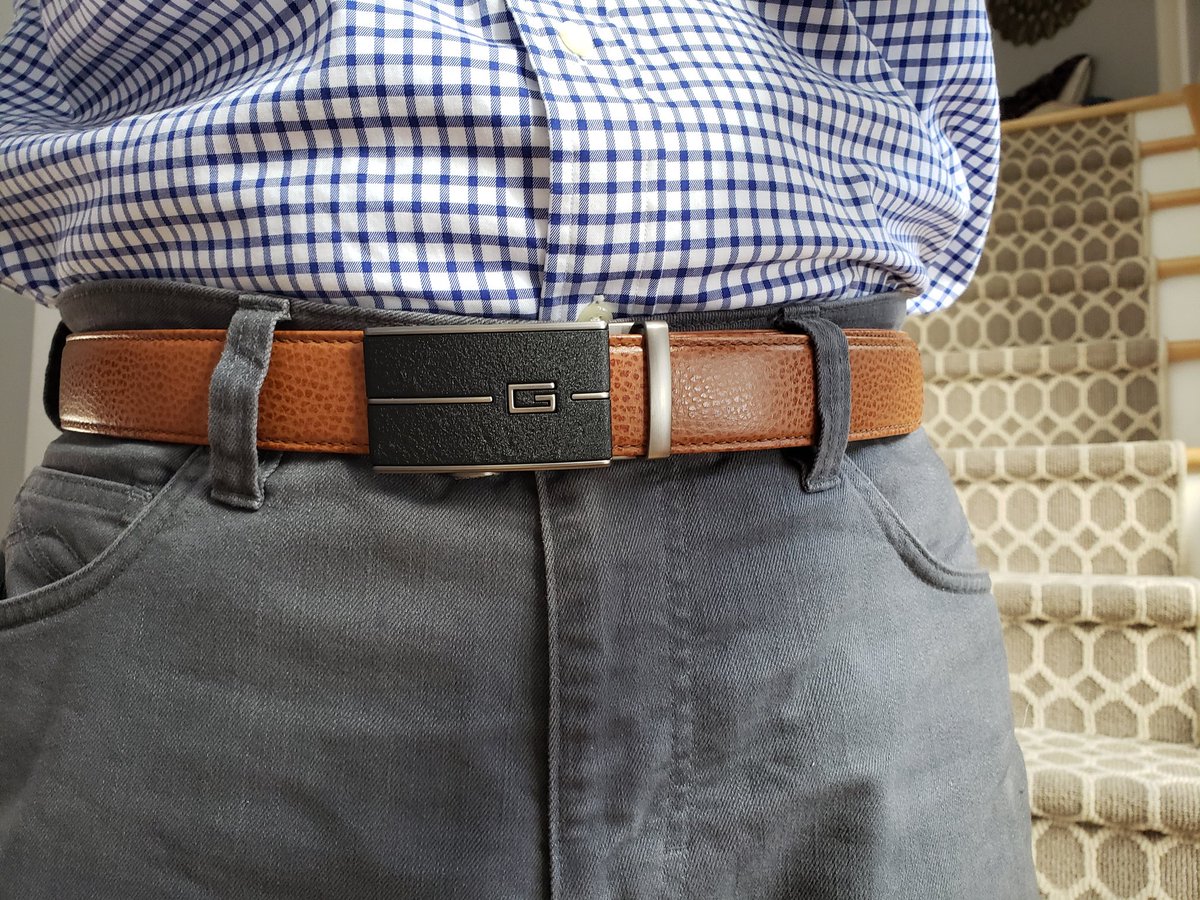 cox5029's tweet photo. Great fun last night at the @WalkervilleBrew and walking around Old Walkerville enjoying the Christmas fun. Big shout out to @GallupLeather for this cool belt. Absolutely high quality for the price. Give them a follow. https://t.co/0hwDkRC7sA