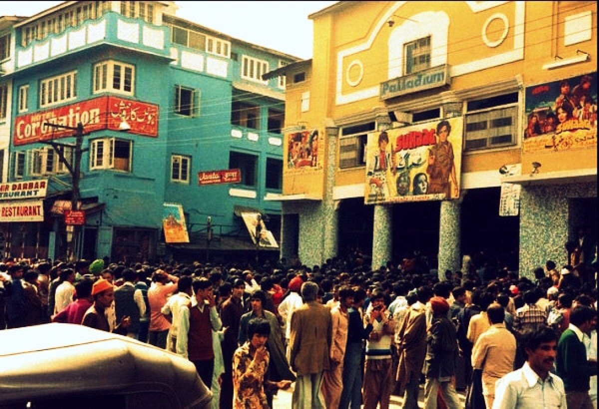 ashokmistry4545's tweet photo. Palladium Cinema was the premier theatre of J&amp;K and one of the oldest cinemas of the state. Movies of Bollywood film stars like Amitabh Bachchan, Dilip Kumar and Raj Kapoor were popular there.
~Manmohan S Gawri, Owner, Palladium Cinema

@SrBachchan Sir  https://t.co/Qtq8tdWXNi