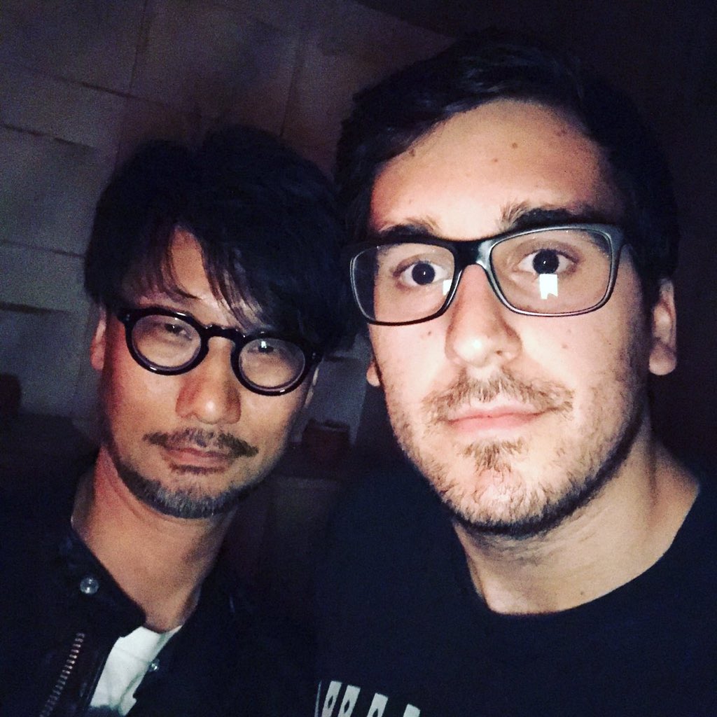 Me acaba de enviar un MD Kojima para ir a tomar unas cañas y aqui estamos jajaja un grande