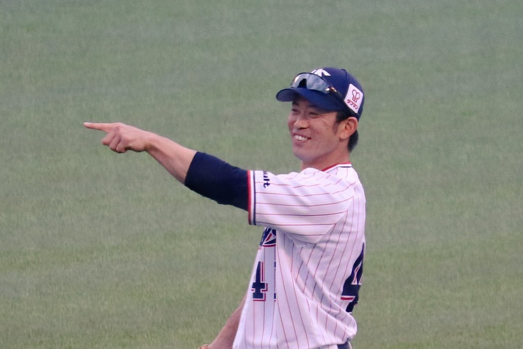cheerTYS1992's tweet photo. 三茶で初めて すけさんを見た時から、笑うとそっくりだな〜と思ってたんだけど、厚木で見てからは真剣な表情の時もよく似てると思えてきたのです。
それにしてもかっこいい兄弟だ…🤤
#雄平 #SUKE3SYU #SUKE3 https://t.co/EF7nxImUyj