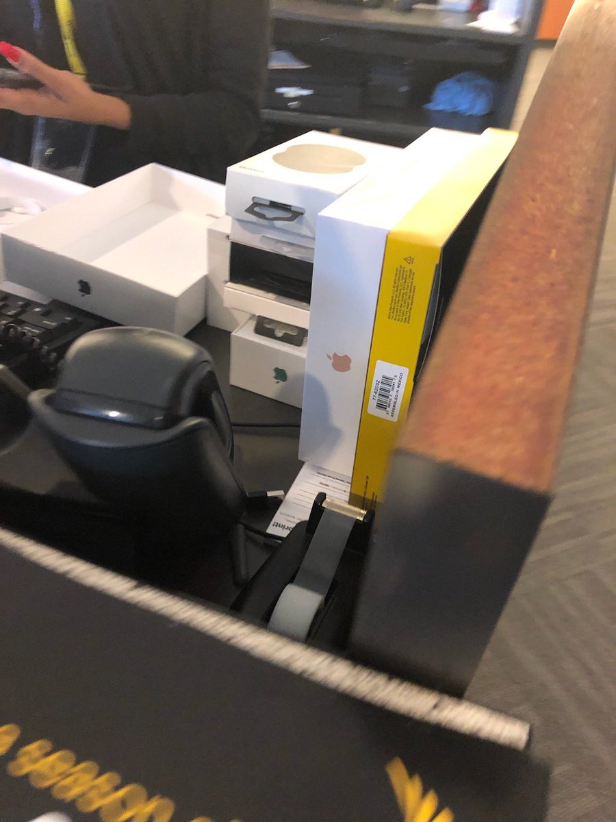 Biz customer came in for new PowerBeats Pro and added some lines and an iPad!!! Bam!! <a href="/DGurosky/">D GUROSKY</a> <a href="/dodgegators/">Dodge Taylor</a> <a href="/Lori_AnneHill/">Lori Hill</a> <a href="/KimGreenKerr/">Kim Kerr</a>