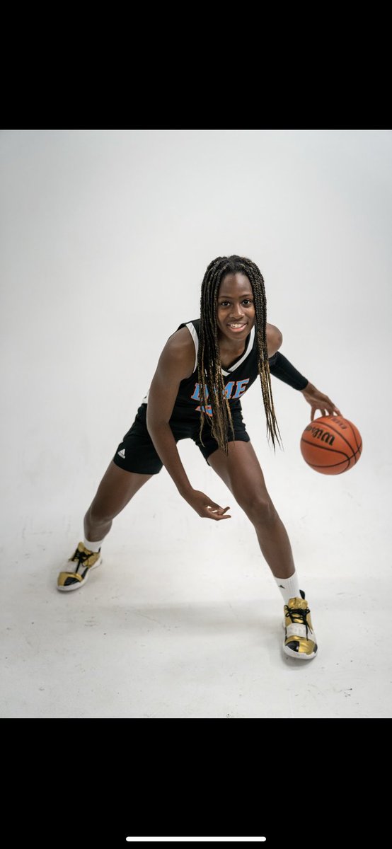 Courtplaysball's tweet photo. Senior year https://t.co/itkq4QyF1T