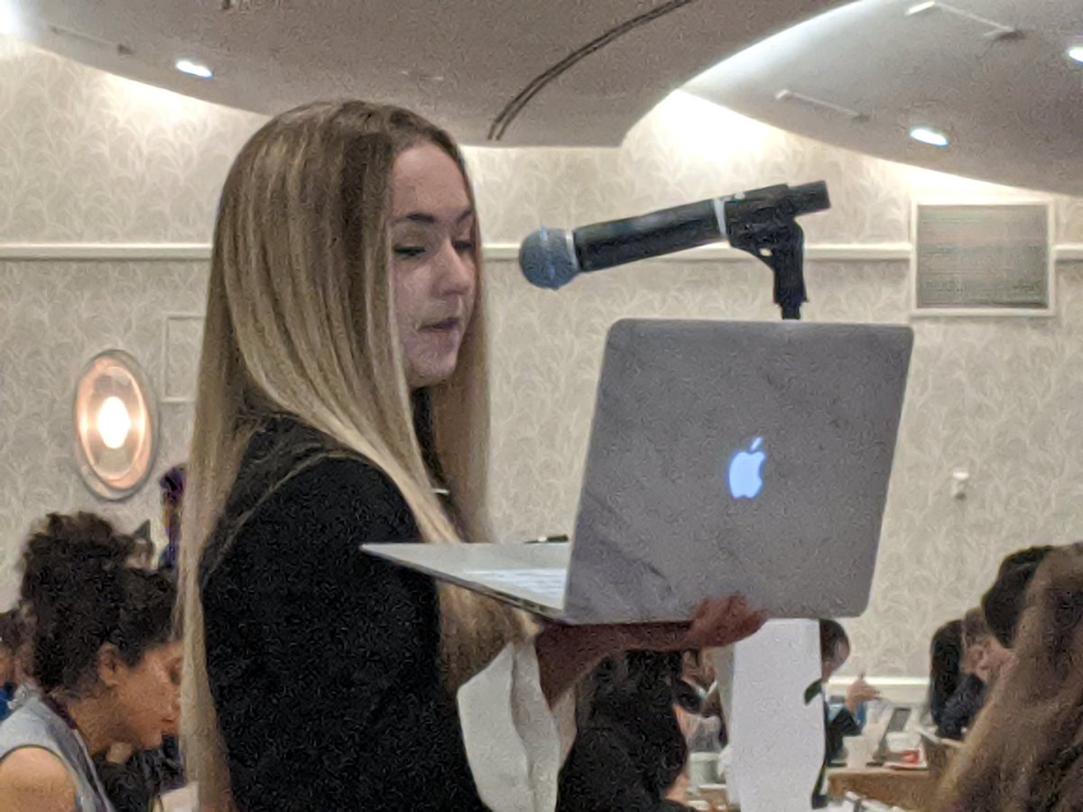 AuBree giving testimony at AMA MSS meeting in support of AAFP policy #AMAmtg #MembersMoveMedicine
