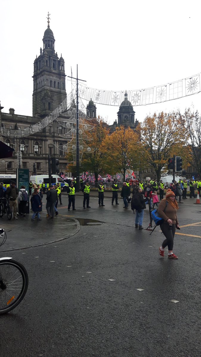 linannlum's tweet photo. @jimac111 @BoringOleFart @Channel4News My family was there we seen them saluting! #abhorrant https://t.co/ZneShEgMNL