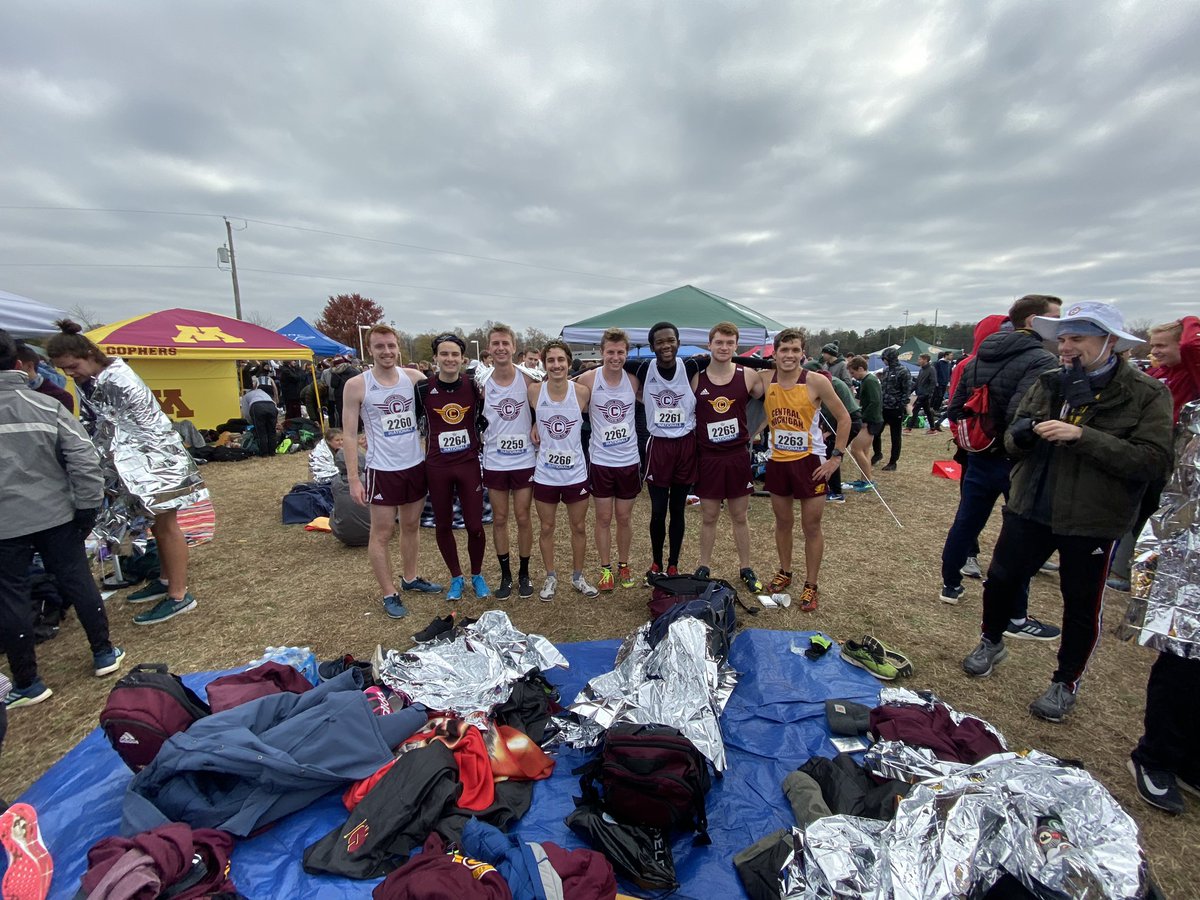 CMURunningClub's tweet image. The day has come! JR/SR/GRAD race completed! #NATIONALS #wideangle