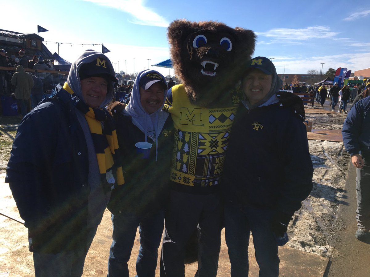 NLowell_SME's tweet photo. #BigHouseLive https://t.co/h8Te1YpHC2