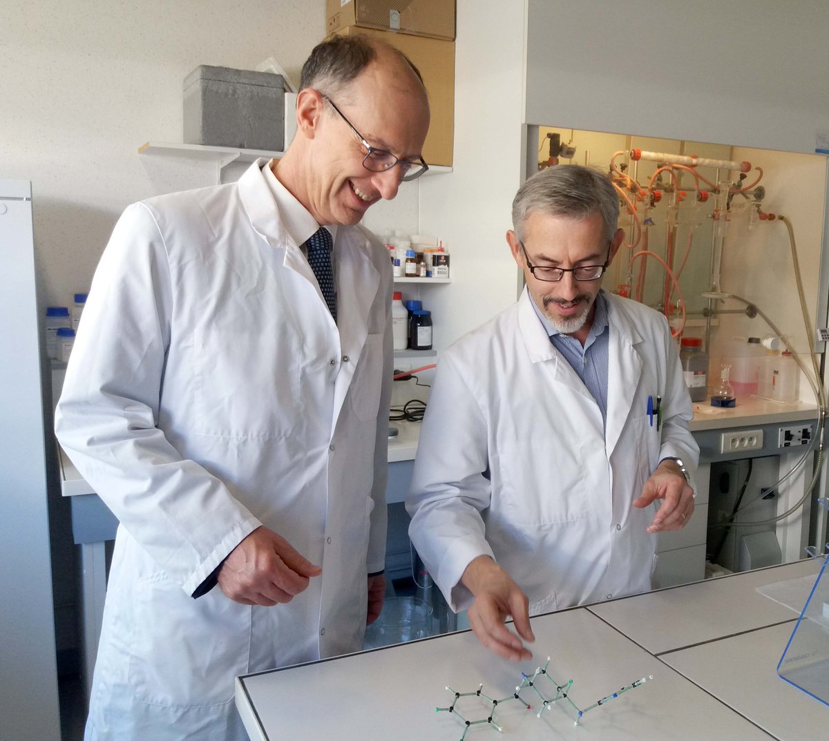 **Recherche** Neurolixis : une molécule prometteuse contre Parkinson financée par l'armée américaine #Recherche #Parkinson #CastresMazamet Lire l’article de Jean-Marc Guilbert dans La Dépêche du Tarn ➡️ bit.ly/2QrYhFp + notre vidéo➡️ bit.ly/2Pjx9rJ