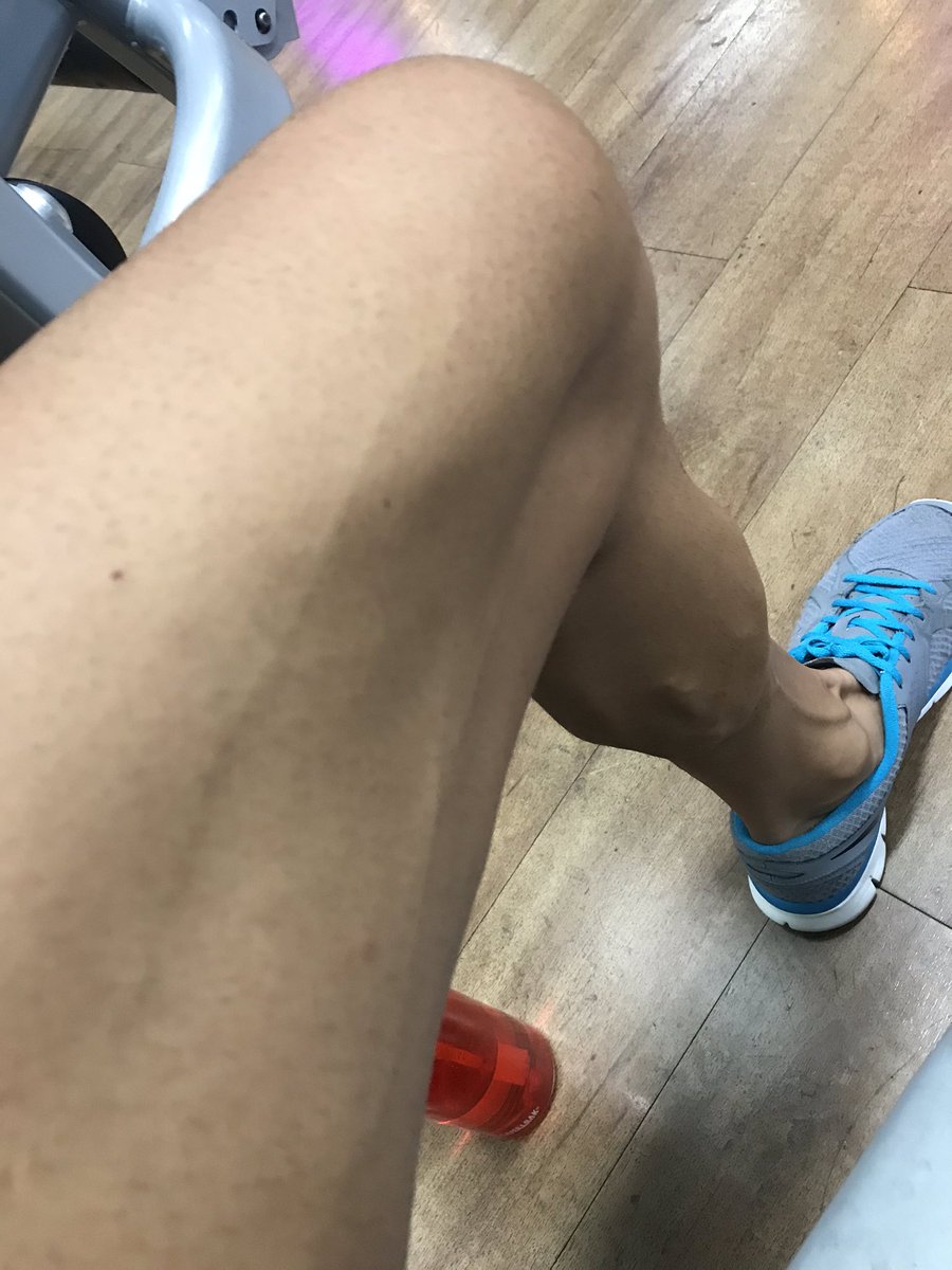 danbh6's tweet photo. Um tarde de boa a gente treina perna .... pq ontem já treinamos muito 🍑😈 https://t.co/fJbB6vIepC